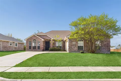 3202 Creekside Dr, Sachse, TX 75048