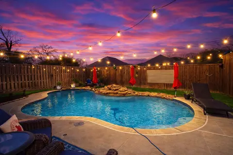 757 Winding Oak Bnd, Lake Dallas, TX 75065