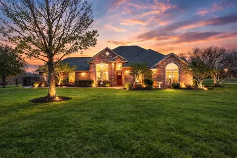 10711 E Clover Ln, Forney, TX 75126