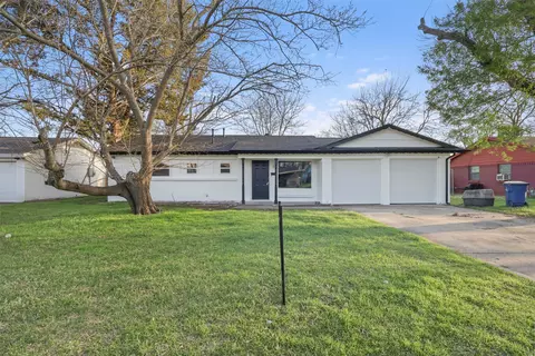909 Linville Ln, Everman, TX 76140