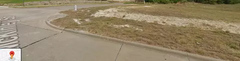 412 Mckinley St, Desoto, TX 75115