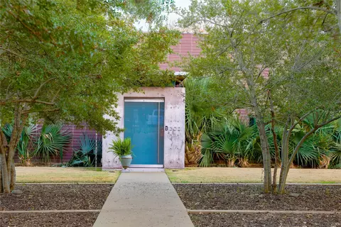 1302 Eastus Dr, Dallas, TX 75208