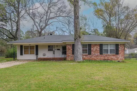9013 Hilton Dr, Shreveport, LA 71118