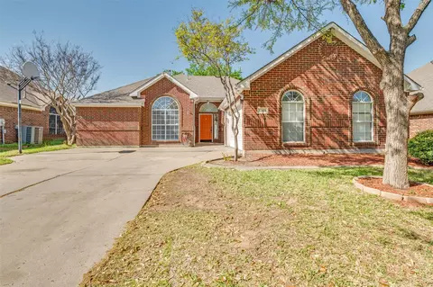 5444 Yellowstone Trl, Fort Worth, TX 76137