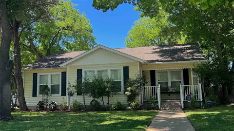 2511 Greenway Dr, Brownwood, TX 76801