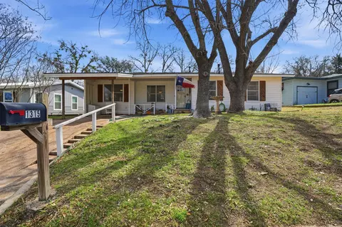 1315 Lamar St S, Weatherford, TX 76086