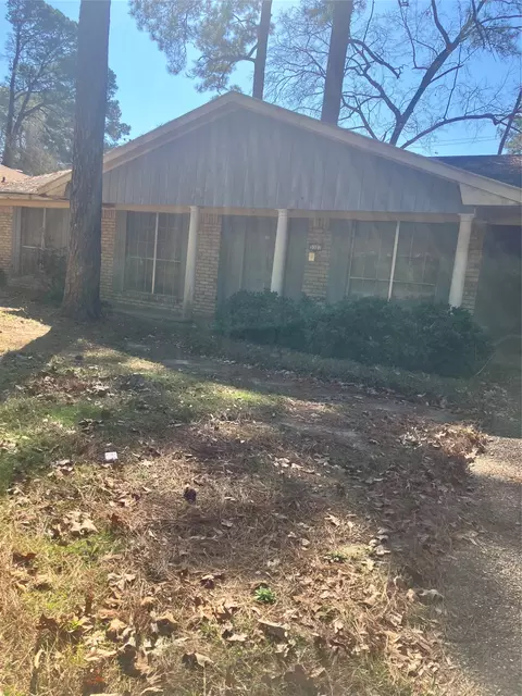 3327 Warwick Dr, Shreveport, LA 71118