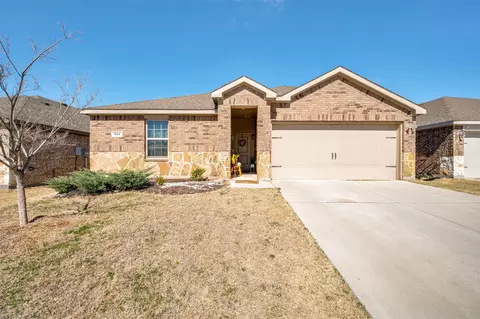 841 Glover Dr, Aubrey, TX 76227