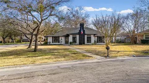 403 Muskrat Pl, Greenville, TX 75402