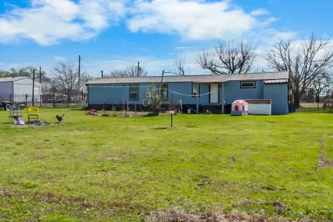 244 Smith Cir, Point, TX 75472 photo 11