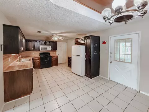 Kitchen - 237 Tall Timber Loop, Whitney, TX 76692 photo 1 of 2