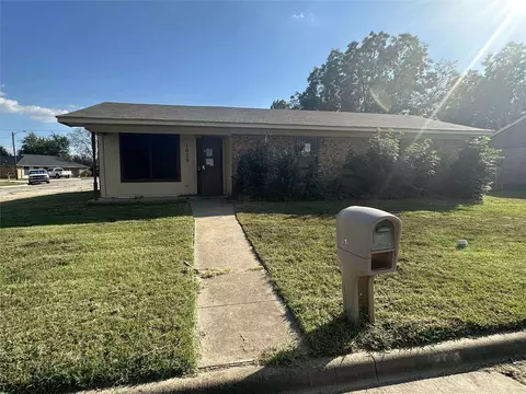 1009 Camp St, Sulphur Springs, TX 75482