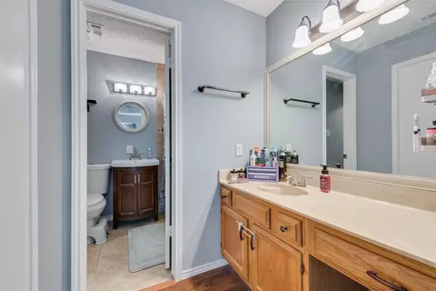 Bath - 1144 Morningside Ct, Mesquite, TX 75150 photo 1 of 1