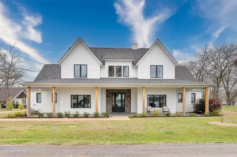 653 Enchanted Isles Dr, Mabank, TX 75156