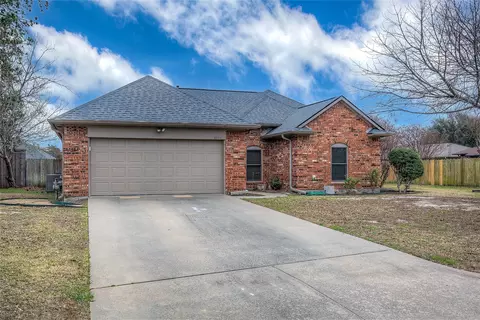 6911 Gold St, Greenville, TX 75402