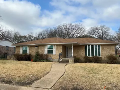 813 Misty Glen Dr, Desoto, TX 75115