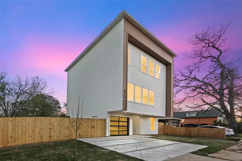 1902 Homeland St, Dallas, TX 75212