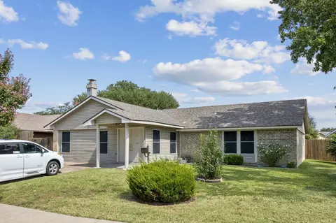 2007 Shenandoah Dr, Carrollton, TX 75007