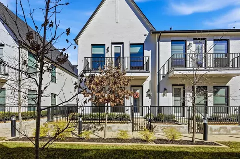 129 Garden Ct E, Arlington, TX 76013