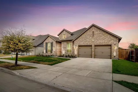7541 Pondview Ln, Fort Worth, TX 76123