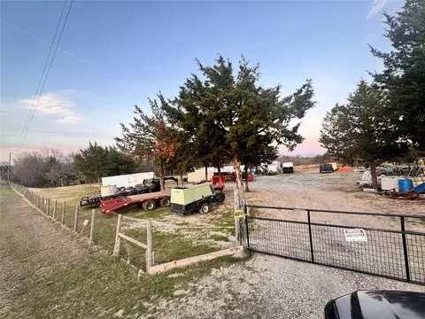 8041 Telegraph Rd, Quinlan, TX 75474