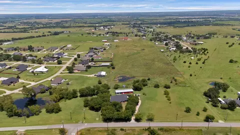 16360 University Dr, Forney, TX 75126