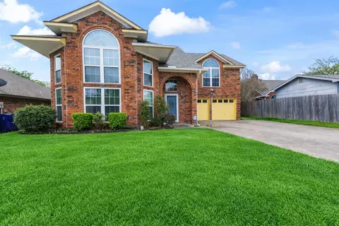 4914 Creekridge Ln, Garland, TX 75043