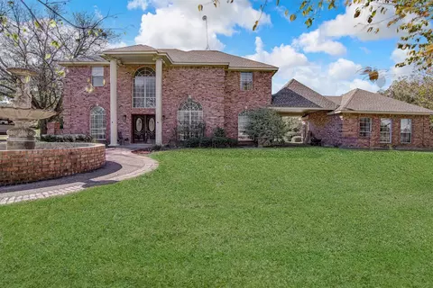 5725 Burleson Oaks Dr, Burleson, TX 76028