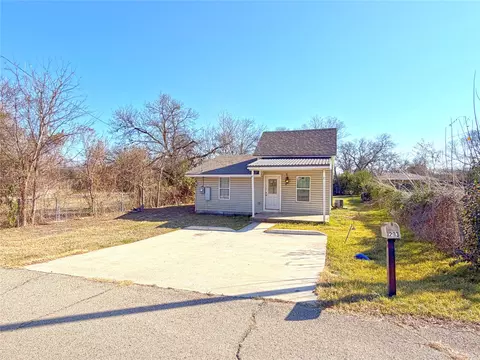 203 W Nolan St, Lorena, TX 76655