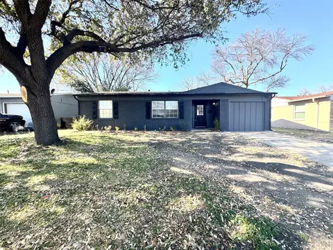 4517 Sherwood Dr, Mesquite, TX 75150