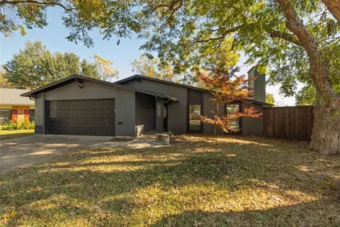 4100 Foxmoor Ct, Arlington, TX 76016