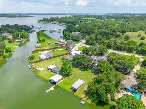 11972 Younger Ct, Azle, TX 76020