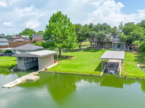 11972 Younger Ct, Azle, TX 76020