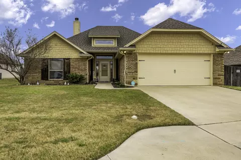 1836 Town Creek Cir, Weatherford, TX 76086