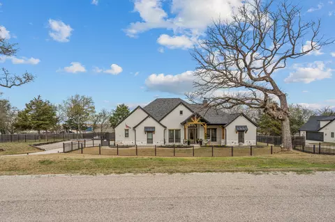 1004 Meadow Wood Ter, Azle, TX 76020