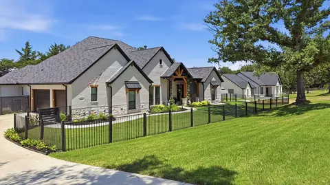1004 Meadow Wood Ter, Azle, TX 76020