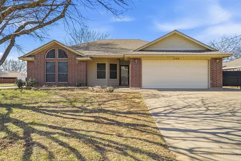 1154 Miles Ave, Burleson, TX 76028