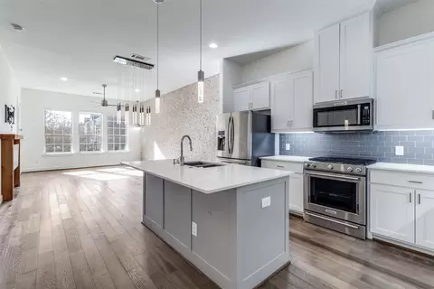 5015 Meridian Ln #1102, Addison, TX 75001