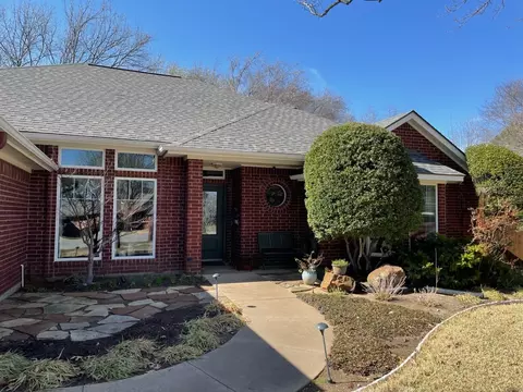 8805 Hilary Ct, North Richland Hills, TX 76182