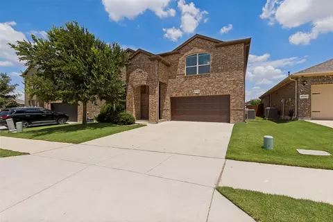 15748 Prairie Grass Ln, Fort Worth, TX 76177