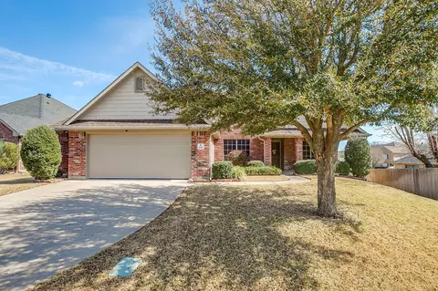 1085 Saint Andrews Dr, Burleson, TX 76028
