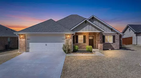 4012 Kensington Dr, Sanger, TX 76266