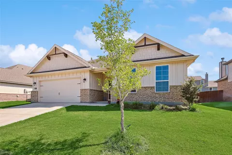 Exterior - 808 Feather Edge, Springtown, TX 76082 photo 3 of 6