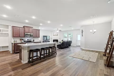 Entry Way - 808 Feather Edge, Springtown, TX 76082 photo 5 of 8