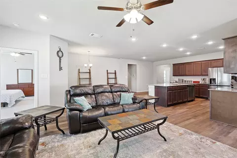 Entry Way - 808 Feather Edge, Springtown, TX 76082 photo 6 of 8
