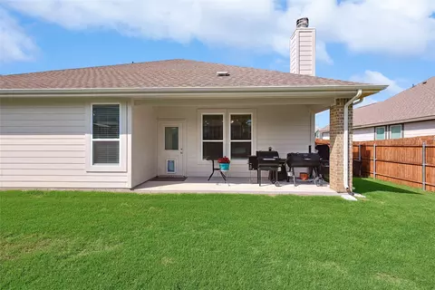 Exterior - 808 Feather Edge, Springtown, TX 76082 photo 5 of 6