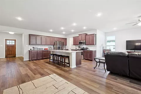 Entry Way - 808 Feather Edge, Springtown, TX 76082 photo 4 of 8