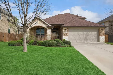 612 Ravenwood Dr, Saginaw, TX 76179