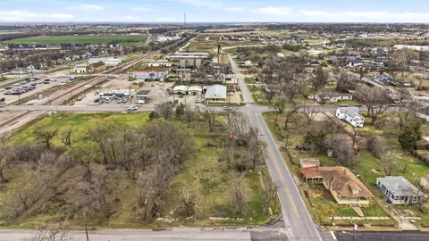 212 E Walnut St, Celina, TX 75009 photo 7
