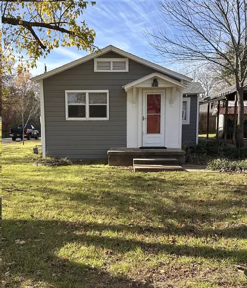 2931 S Barrett Ave, Denison, TX 75020